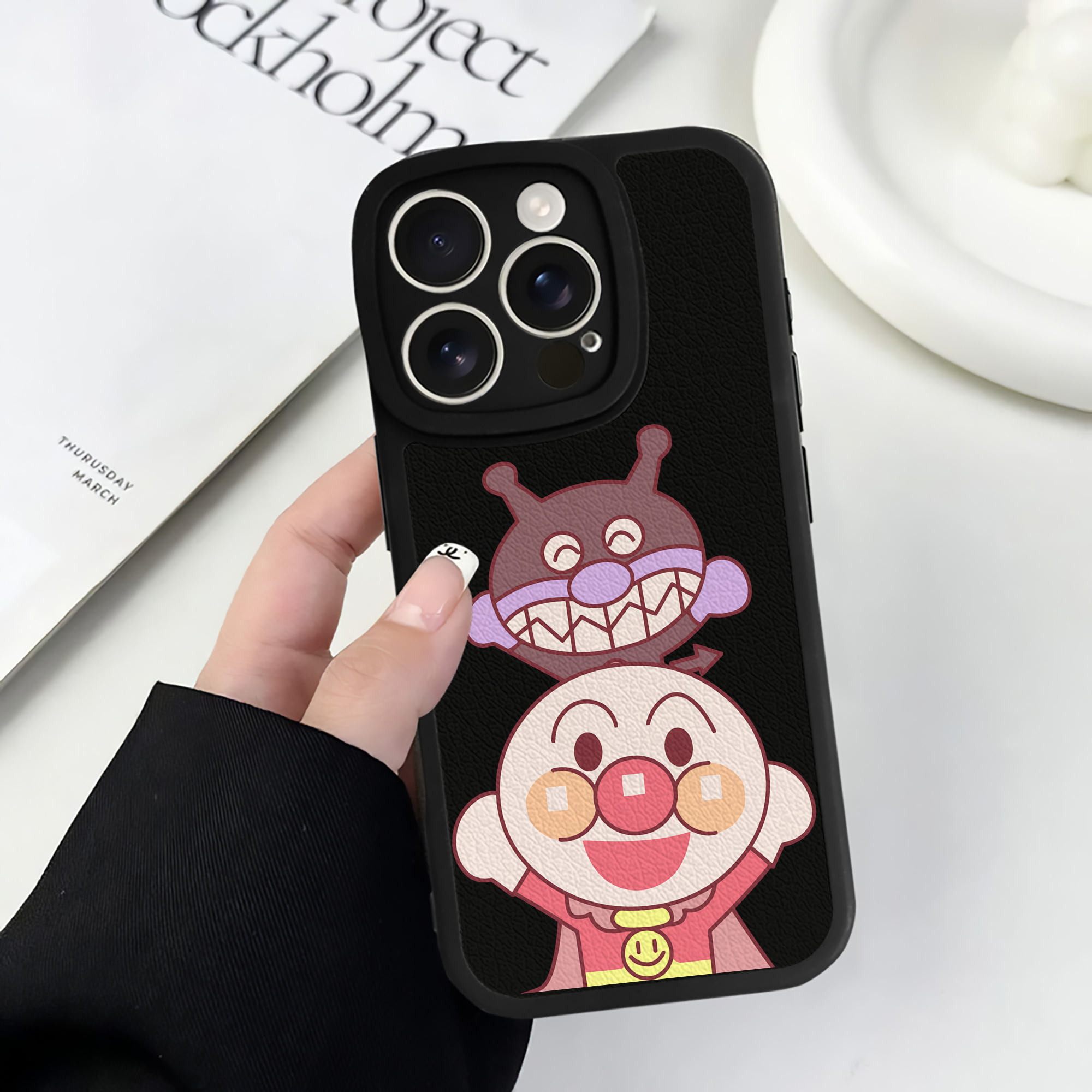 （画像用） アンパンマン Anpanman 【iPhone 16シリーズ対応】シリコンスマホケース（レザー調） 材質：シリコン